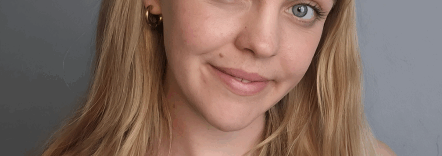 A photo of Phoebe, a singing teacher based in Oxford